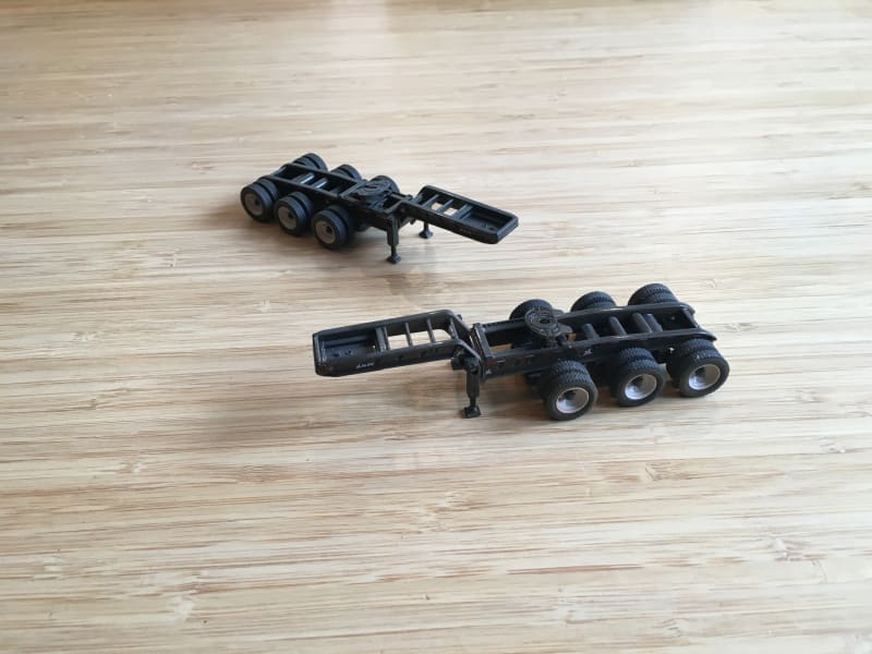 Load image into Gallery viewer, 1/50 - Tridem axle Jeep DIECAST | SCALE TRAILER LOWBOY
