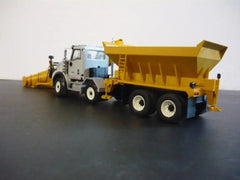 1/50 - International Hx 620 (light Gray) Twin Steer - 12 Wheelers - Full Snow Equipped