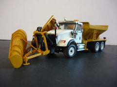 1/50 - International Hx 620 (white) Full Snow Equipped