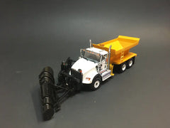 1/50 - International Hx620 (white) Snow Equipped