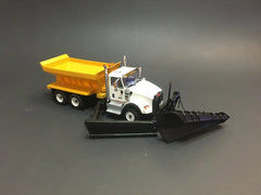 1/50 - International Hx620 (white) Snow Equipped