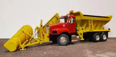 1/50 - International Paystar (red / White) 10 Wheelers Fully Snow Equipped