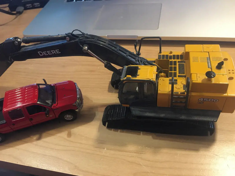 Load image into Gallery viewer, JOHN DEERE - 1/50 - 450D LC EXCAVATOR - DIECAST | SCALE
