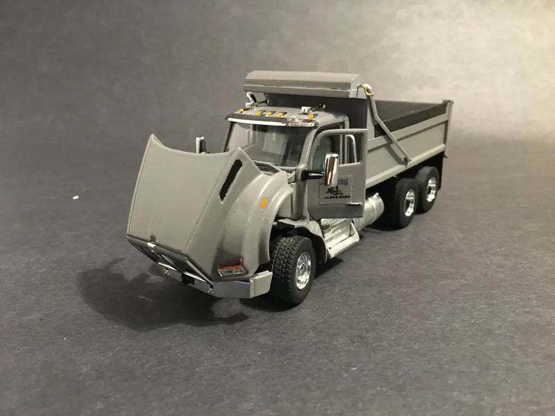 Load image into Gallery viewer, KENWORTH - 1/50 - KENWORTH T880 (GRAY) 10 WHEELS DUMP TRUCK
