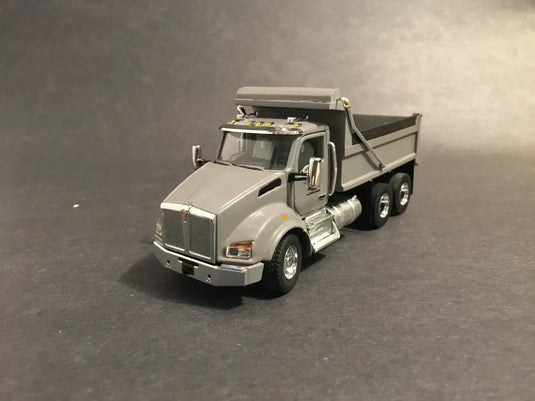 KENWORTH - 1/50 - KENWORTH T880 (GRAY) 10 WHEELS DUMP TRUCK