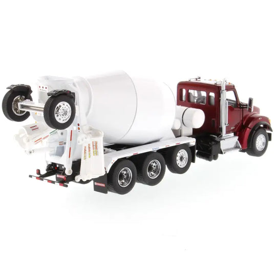 KENWORTH - 1/50 - T880 SBFA DAYCAB WITH MCNEILUS