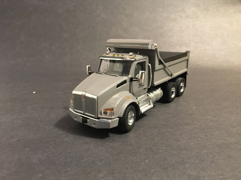 Load image into Gallery viewer, 1/50 - Kenworth T880 (GRAY) 10 Wheels Dump Truck DIECAST

