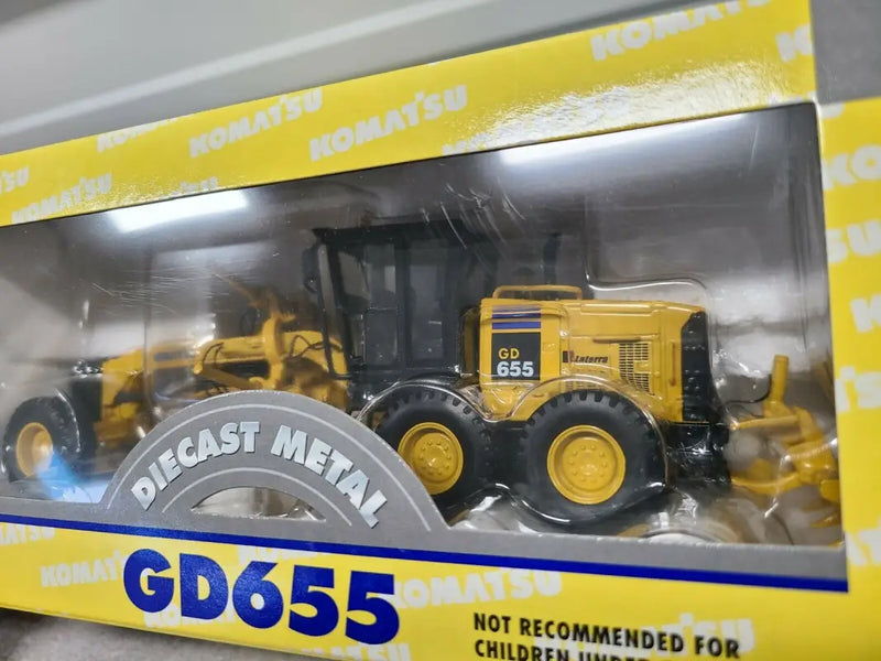 Load image into Gallery viewer, KOMATSU - 1/50 - GD655 MOTOR GRADER - WITH RIPPER - DIECAST
