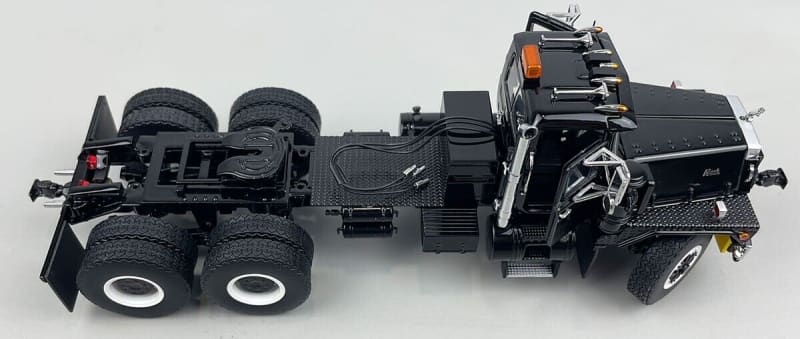 Load image into Gallery viewer, 1/50 - Mack RD800 Tandem Axle Tractor with Ballast Tray

