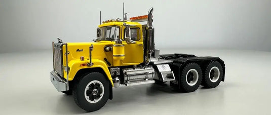 MACK - 1/50 - MACK SUPERLINER HEAVY SPEC TANDEM AXLE