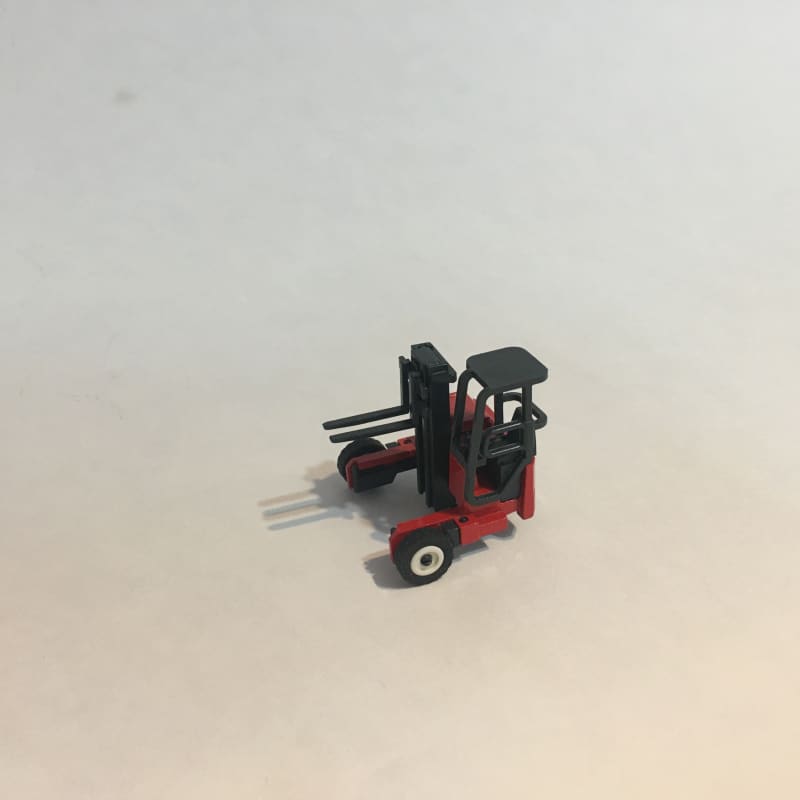Load image into Gallery viewer, 1/50 - Moffett driving forklift M2003E DIECAST | SCALE FORK
