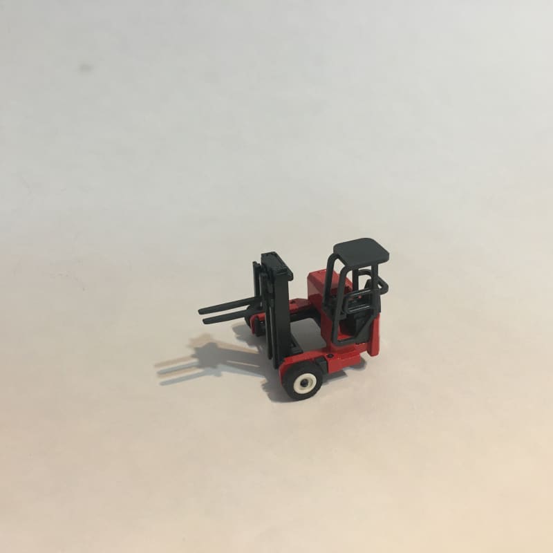 Load image into Gallery viewer, 1/50 - Moffett driving forklift M2003E DIECAST | SCALE FORK
