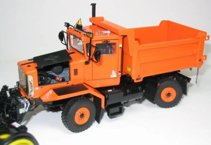 Chargez l&#39;image dans la visionneuse de la galerie, OSHKOSH - 1/50 - P-SERIES SNOW PLOW TRUCK 4X4 - ORANGE
