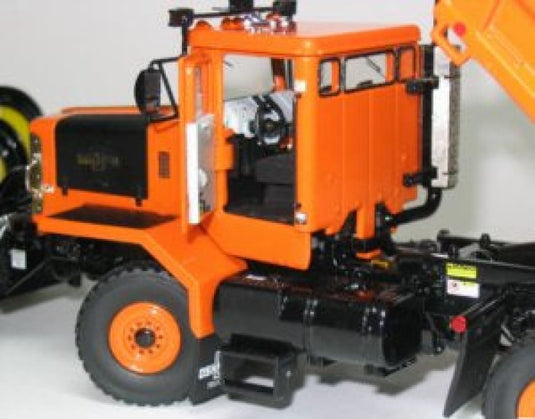 1/50 - P-Series Snow Plow Truck 4x4 Orange DIECAST | SCALE