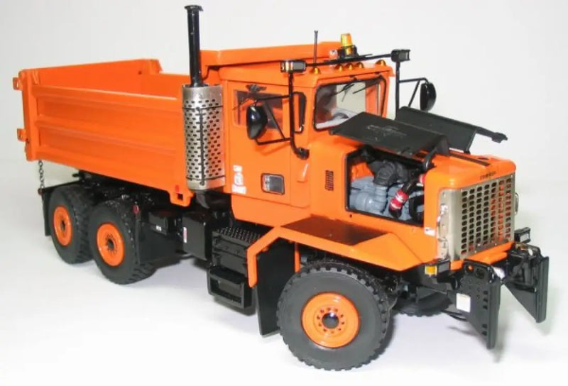 Chargez l&#39;image dans la visionneuse de la galerie, OSHKOSH - 1/50 - P-SERIES SNOW PLOW TRUCK 6X4 - ORANGE
