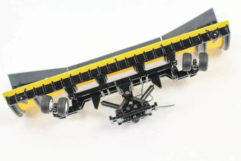 Load image into Gallery viewer, OSHKOSH - 1/50 - P-SERIES SNOW PLOW TRUCK 6X4 - YELLOW
