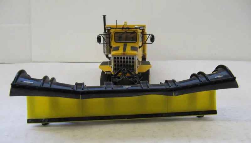 Load image into Gallery viewer, OSHKOSH - 1/50 - P-SERIES SNOW PLOW TRUCK 6X4 - YELLOW
