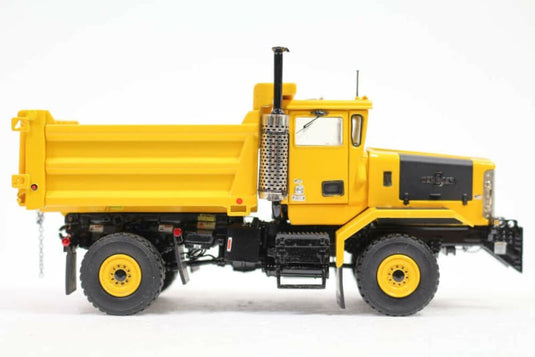 1/50 - P-Series Snow Plow Truck 4x4 Yellow DIECAST | SCALE