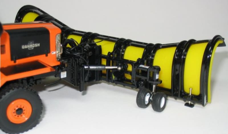 Load image into Gallery viewer, 1/50 - P-Series Snow Plow Truck 6x4 Orange DIECAST | SCALE
