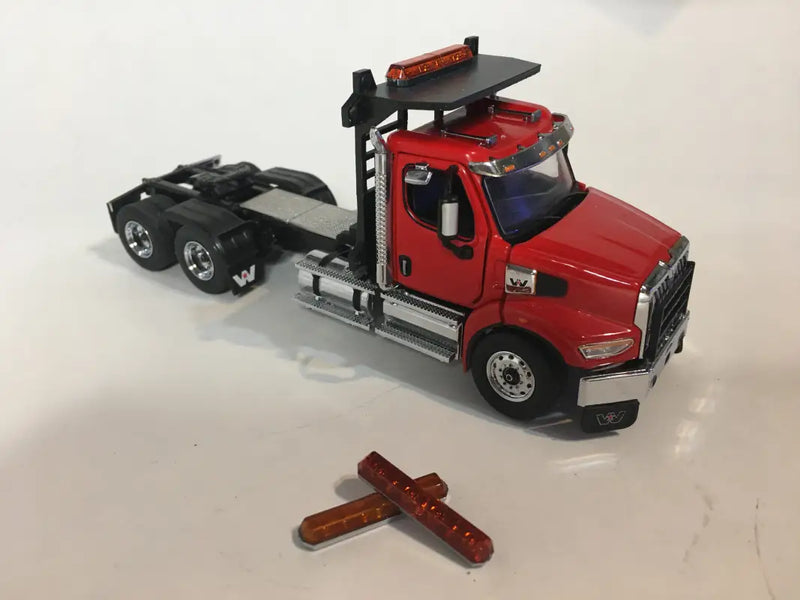 Load image into Gallery viewer, PAPYHOBBY - 1/50 - BEACON - 01 - BIG LIGHT BAR - DIECAST
