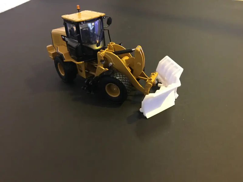 Chargez l&#39;image dans la visionneuse de la galerie, PAPYHOBBY - 1/50 - HENKE FOLDING V-PLOW - WHEEL LOADER
