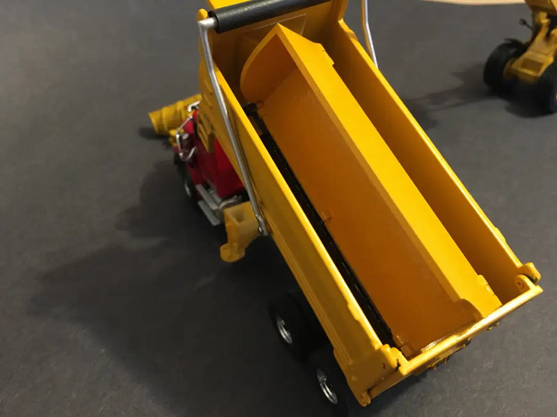 Load image into Gallery viewer, PAPYHOBBY - 1/50 - HYBRID SPREADER - SIDE DUMP BODY
