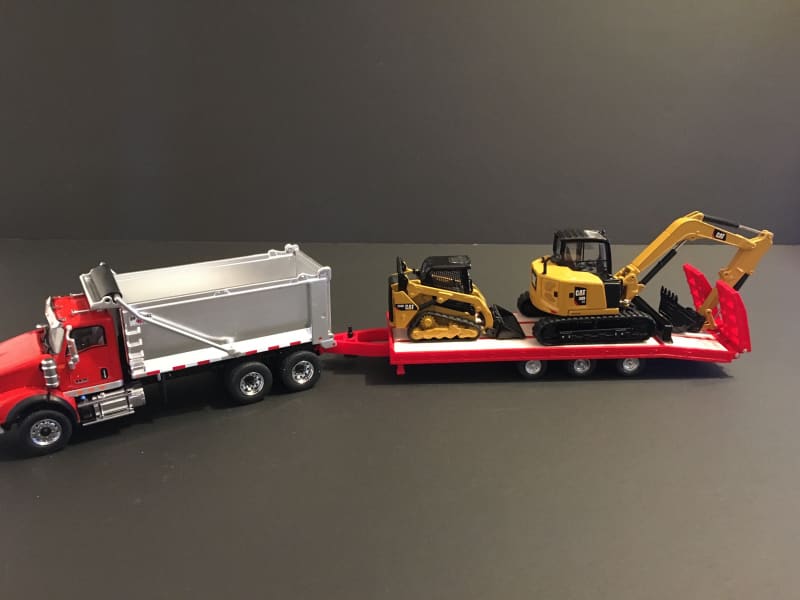 Load image into Gallery viewer, 1/50 - Beaver Tail Trailer 3 axles 30 Foot / Red DIECAST
