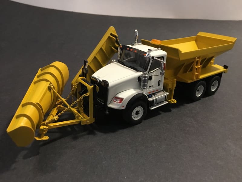 Load image into Gallery viewer, 1/50 - Hopper Spreader 02 Left &amp; Right Side Scale 1:50
