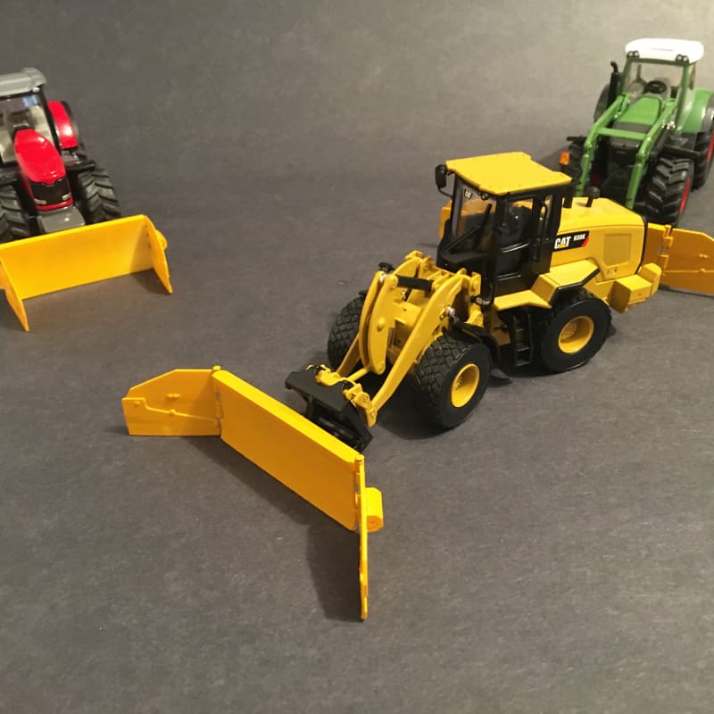 Load image into Gallery viewer, 1/50 - MP Snowplow Kit Assembly Wheel Loader Scale 1:50 CAT
