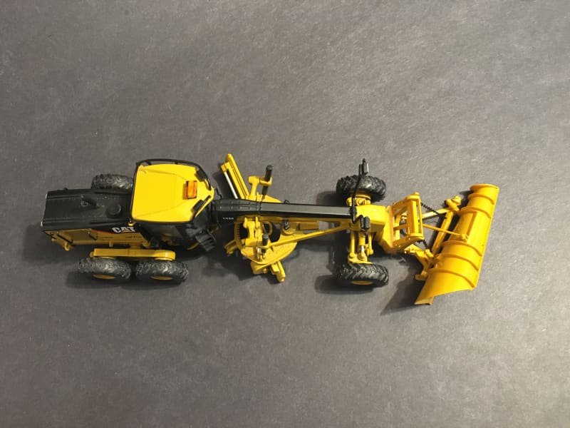 Load image into Gallery viewer, 1/50 - OneWay Snoplow for Grader DIECAST | SCALE SNOW PLOW

