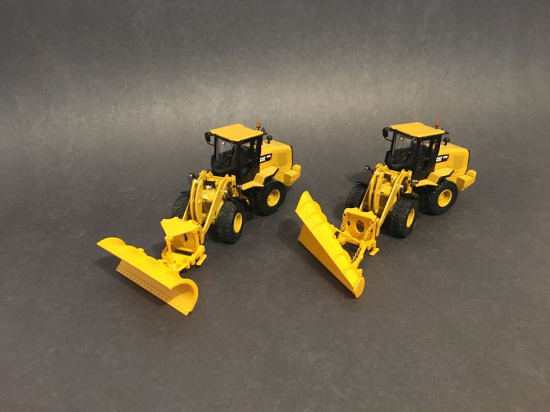 Load image into Gallery viewer, 1/50 - OneWay Snowplow Kit Assembly Wheel Loader Scale 1:50
