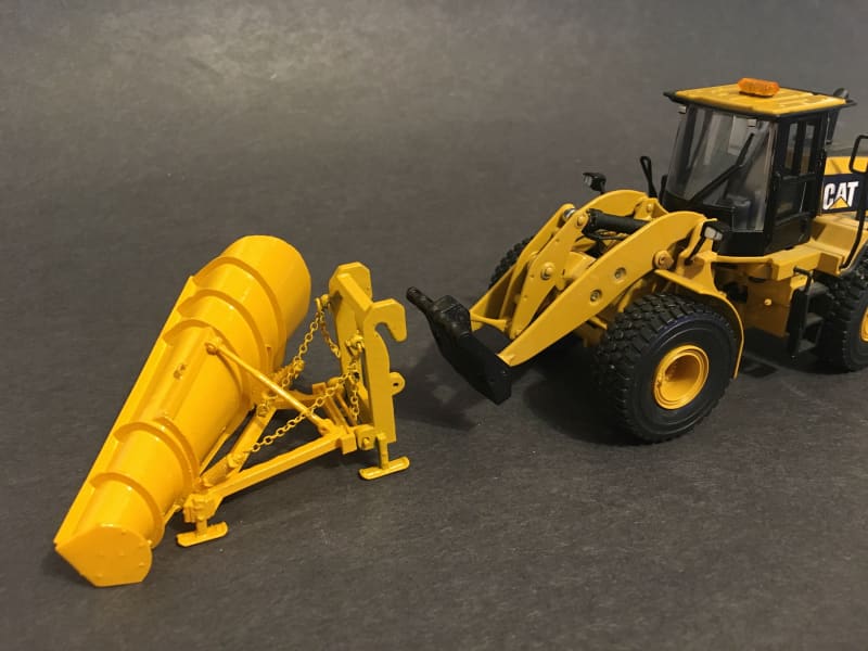 Load image into Gallery viewer, 1/50 - OneWay Snowplow Kit Assembly Wheel Loader Scale 1:50

