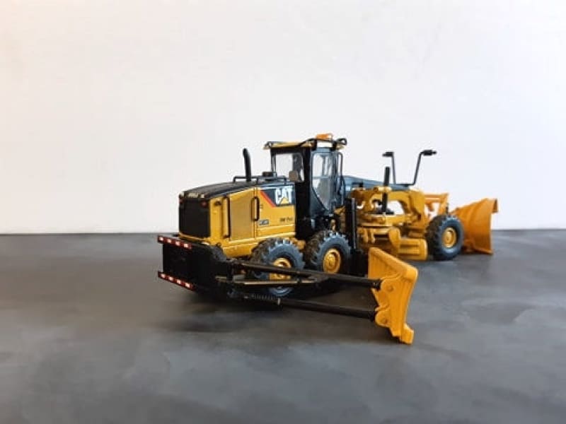 Load image into Gallery viewer, 1/50 - OneWay Snowplow w/ Side Wing Grader DIECAST | SCALE
