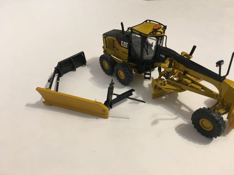 Load image into Gallery viewer, 1/50 - Reversible Snowplow w/ Side Wing Grader DIECAST
