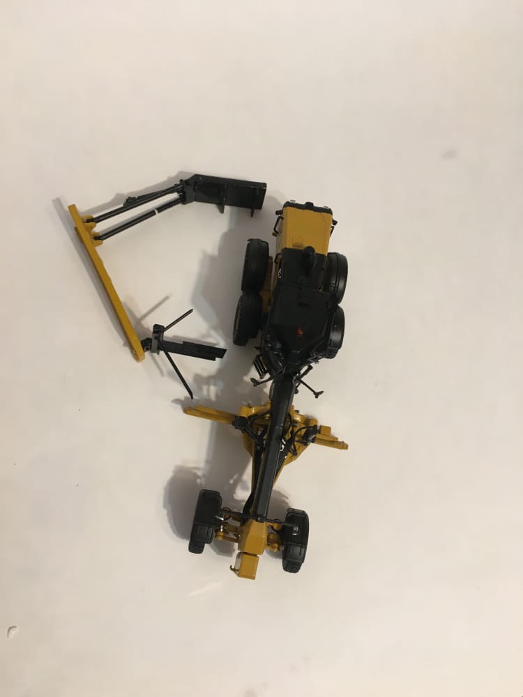 Load image into Gallery viewer, 1/50 - Side Wing &amp; Assembly for Grader Scale 1:50 CAT 12M3
