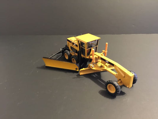 1/50 - Side Wing & Assembly for Grader Scale 1:50 CAT 140H