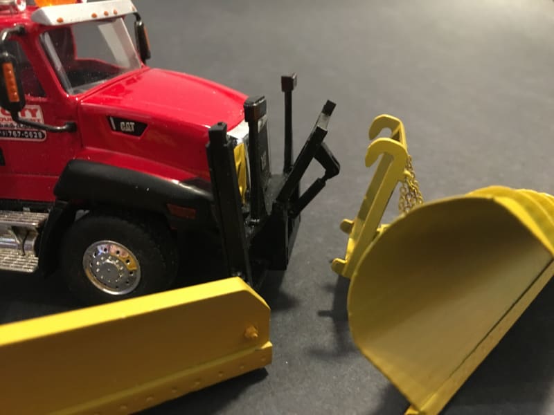 Load image into Gallery viewer, 1/50 - Snowplow Kit 01 (OneWay &amp; Side wing Assembly Truck)
