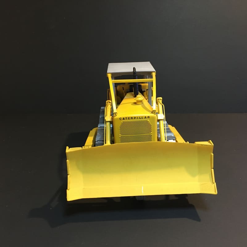 Load image into Gallery viewer, D8H - Cab 03b SCALE MODEL | DOZER PARTS
