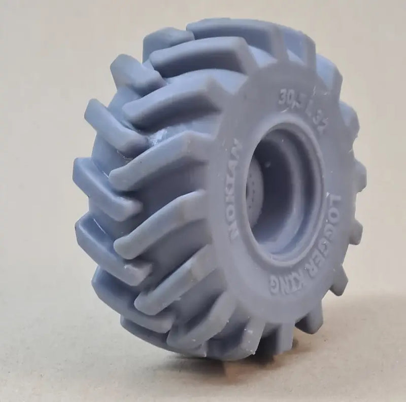 Chargez l&#39;image dans la visionneuse de la galerie, PAPYHOBBY - FORESTRY / SKIDDER TIRE 03 - SCALE 1:24
