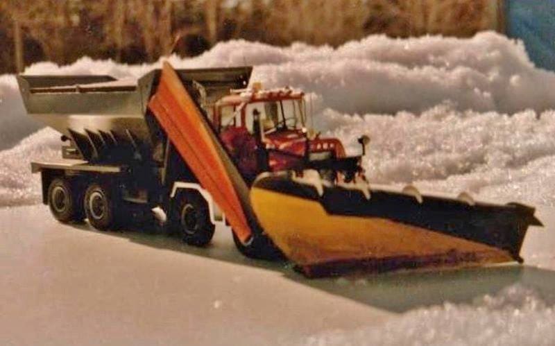 Load image into Gallery viewer, Hopper Spreader 01 - Scale 1:25 MODEL | SNOW
