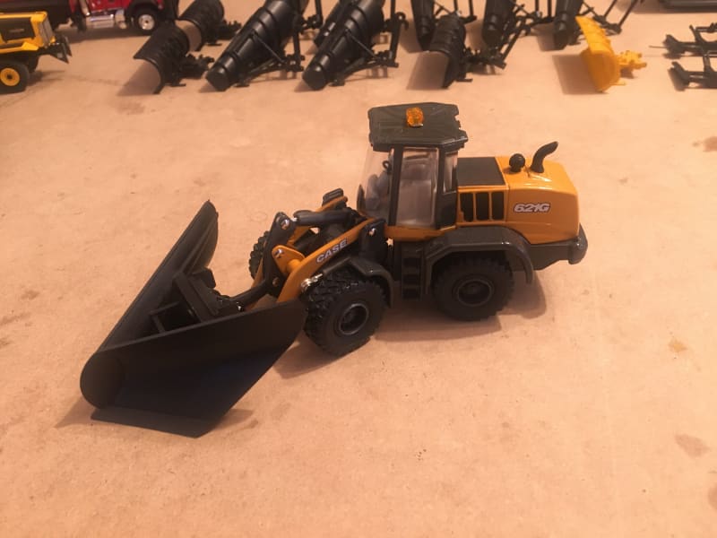Load image into Gallery viewer, V-Plow Snowplow Kit Assembly - Wheel Loader Scale 1:50 CASE
