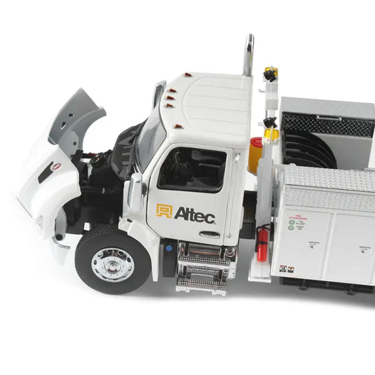 PETERBILT - 1/32 - 536 WITH ALTEC AA55 AERIAL - WHITE CAB