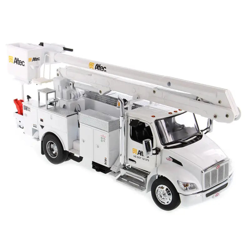 Load image into Gallery viewer, PETERBILT - 1/32 - 536 WITH ALTEC AA55 AERIAL - WHITE CAB
