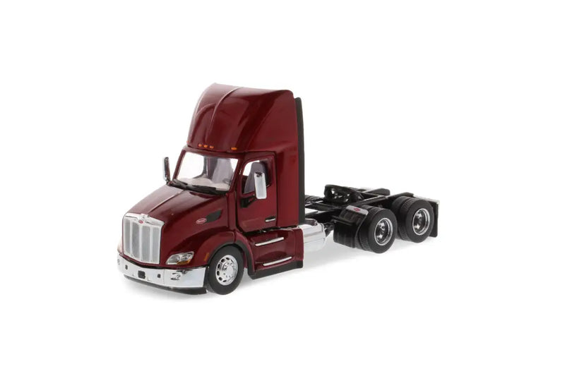 Chargez l&#39;image dans la visionneuse de la galerie, PETERBILT - 1/50 - 579 DAY CAB TRACTOR LEGENDARY RED
