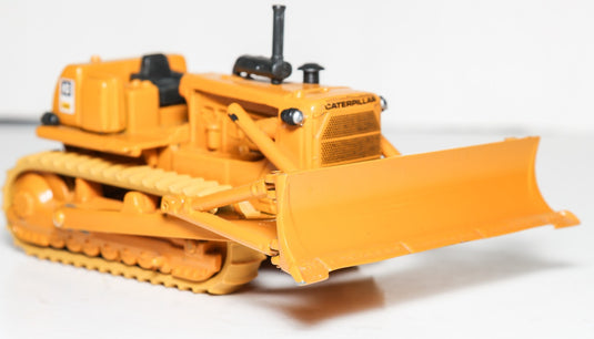 1/50 - D8K Bulldozer