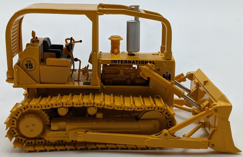 Chargez l'image dans la visionneuse de la galerie, 1/50 - TD-15 Crawler Dozer
