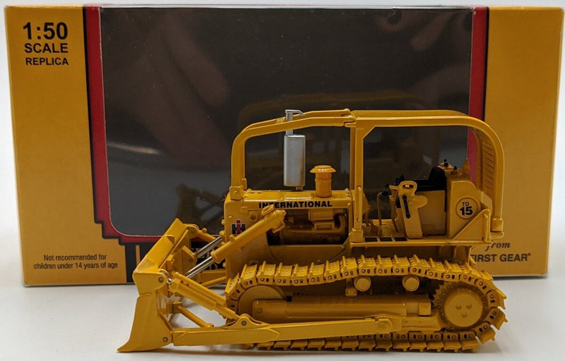 Chargez l'image dans la visionneuse de la galerie, 1/50 - TD-15 Crawler Dozer
