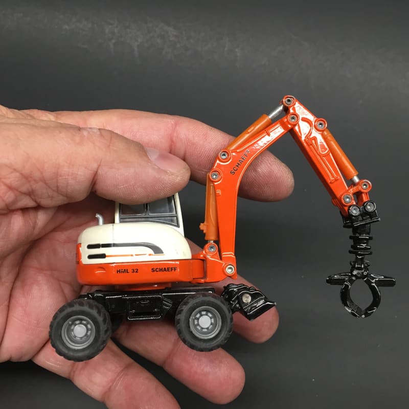 Load image into Gallery viewer, 1/50 - Compact Wheel Excavator DIECAST | SCALE USED
