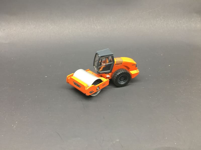 Load image into Gallery viewer, 1/50 - Walzenzug U3530 Compactor DIECAST | SCALE USED
