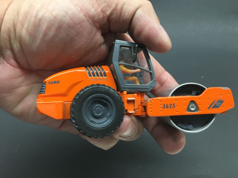 Load image into Gallery viewer, 1/50 - Walzenzug U3530 Compactor DIECAST | SCALE USED
